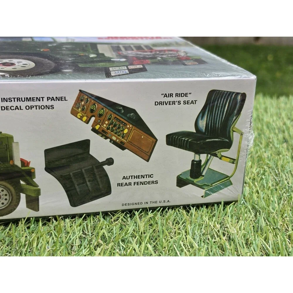 AMT 1339 Alaskan Hauler Kenworth Conventional Truck 1/25 Model Kit New Sealed
